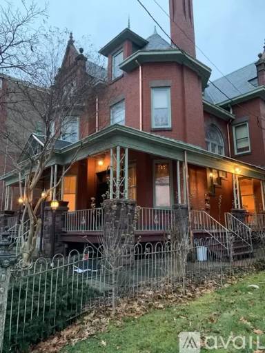 Main picture of 537 W Chestnut St