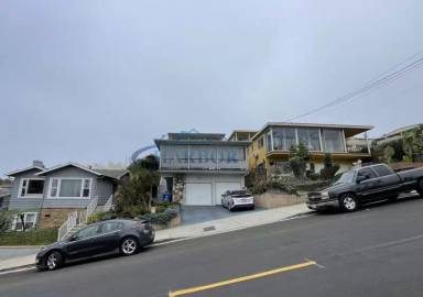 Main picture of 685 W 23rd St