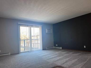 Main picture of 810 E Summit Ave