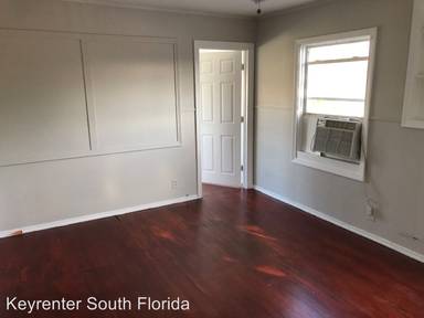 Main picture of 923 N M St