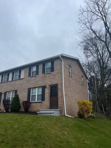 Main picture of 1070D Mount Hope Ave