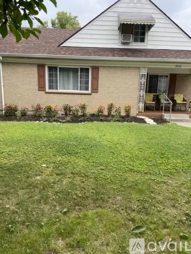 Main picture of 2438 Kellerman Ave