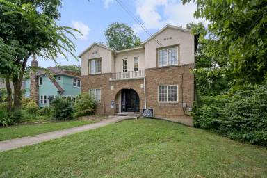 Main picture of 3379 Morrison Ave