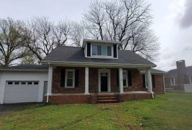 Main picture of 852 S 2nd St