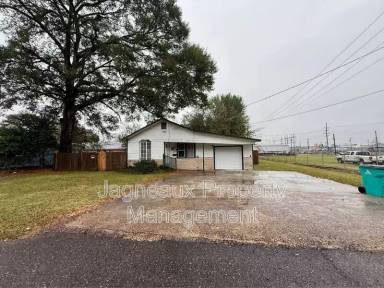 Main picture of 227 E Peach Ave
