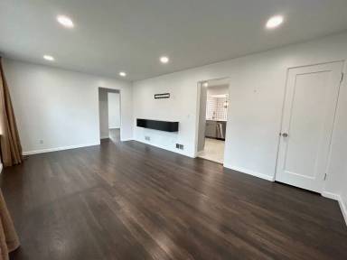 Main picture of 215 S Mark St