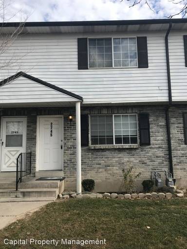 Main picture of 2713 S Centerbrook Dr