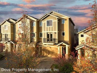 Main picture of 10302 NE 4th St