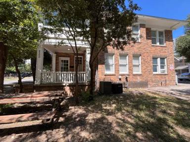 Main picture of 2200 Rio Grande St