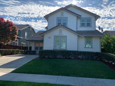 Main picture of 820 Shasta Daisy Dr
