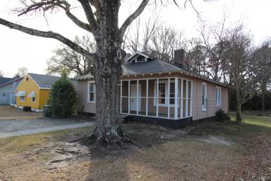Main picture of 226 E Moore St