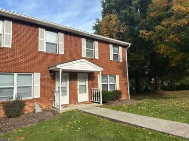 Main picture of 415 Janie Ln