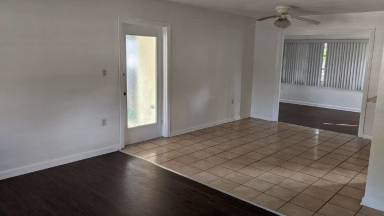Main picture of 601 N Center St