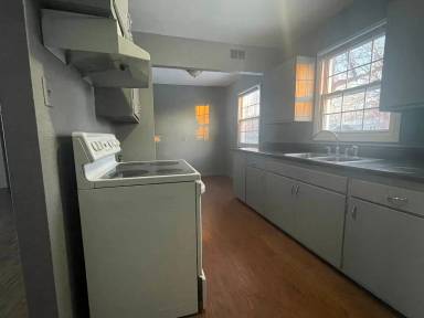 Main picture of 5713 SW 14th St