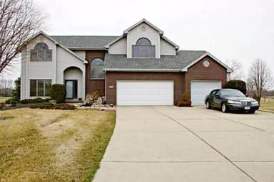 Main picture of 704 SW Coventry Cir