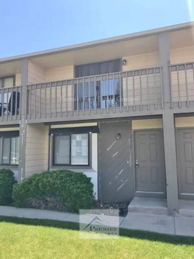 Main picture of 527 Comanche Village Dr