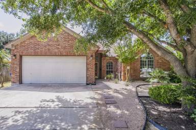 Main picture of 2901 Woodlawn St