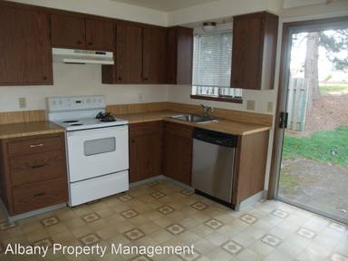Main picture of 1750 Del Rio Ave SE
