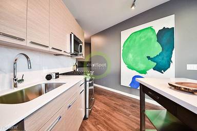 Main picture of 727 West Madison