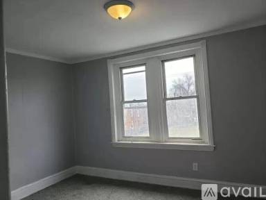 Main picture of 618 W 6th St