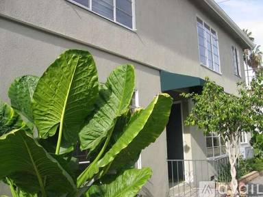 Main picture of 6858 De Longpre Ave