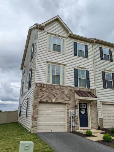 Main picture of 10110 Hutzell St
