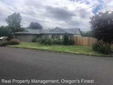 Main picture of 7661 SE Michael Dr
