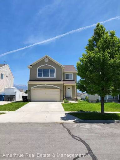 Main picture of 93 N Kintail St