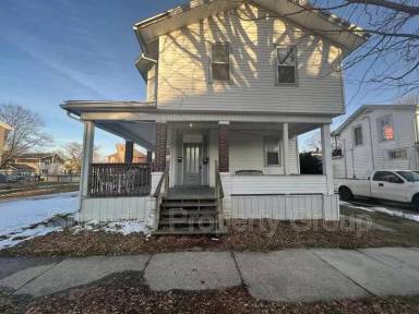 Main picture of 209 1/2 Cherry St