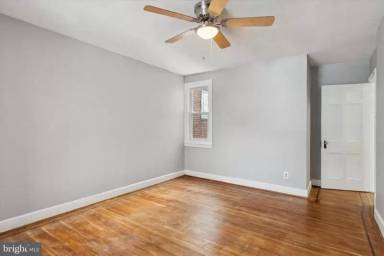 Main picture of 3007 N Van Buren St