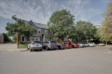 Main picture of 1201 Galapago St
