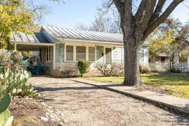 Main picture of 514 W Creek St