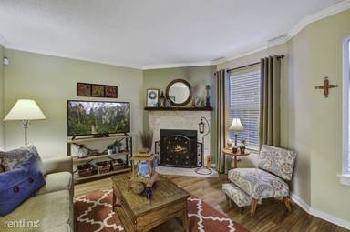Main picture of 124 Luden Dr