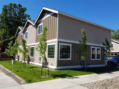 Main picture of 206 E 7th Avenue
