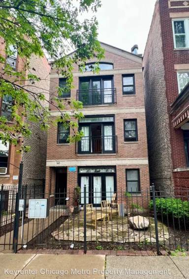 Main picture of 843 N Mozart St