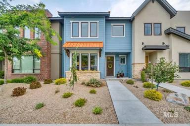 Main picture of 3690 E Parkcenter Blvd