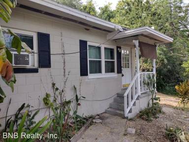 Main picture of 740 E Minneola Ave