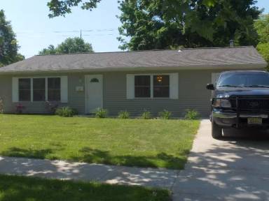 Main picture of 37 Chaucer Dr