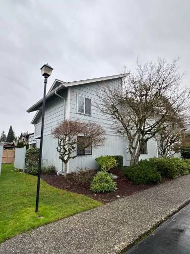 Main picture of 14133 NE 7th Pl