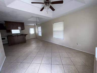 Main picture of 215 W Albatross Ave