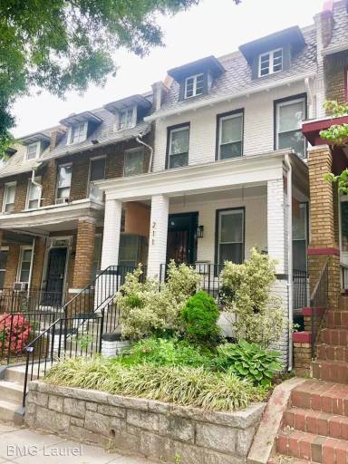 Main picture of 211 Rhode Island Ave NE