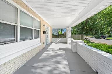 Main picture of 2620 Central Ave