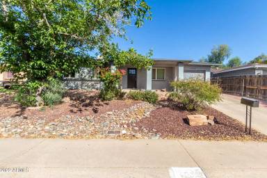 Main picture of 17437 N 8th Ave