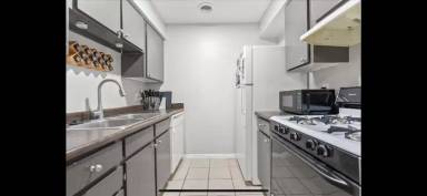 Main picture of 424 N Center St