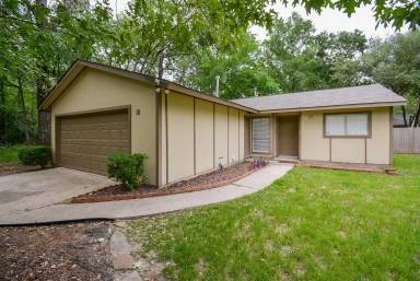 Main picture of 10 Red Deer Ln