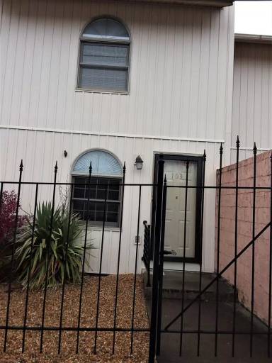 Main picture of 103 Phoenix Ct