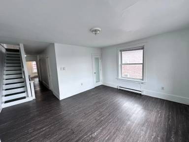 Main picture of 2710 Woodlawn St