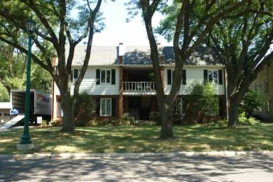 Main picture of 4336 W Bancroft St