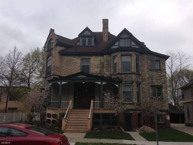 Main picture of 121 Madison Ave SE