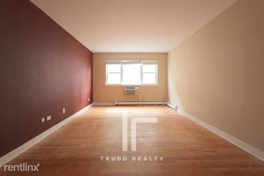 Main picture of 625 W Wrightwood Ave Apartments